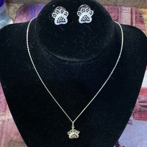 Paw Elegant Silver Necklace and Earring Set